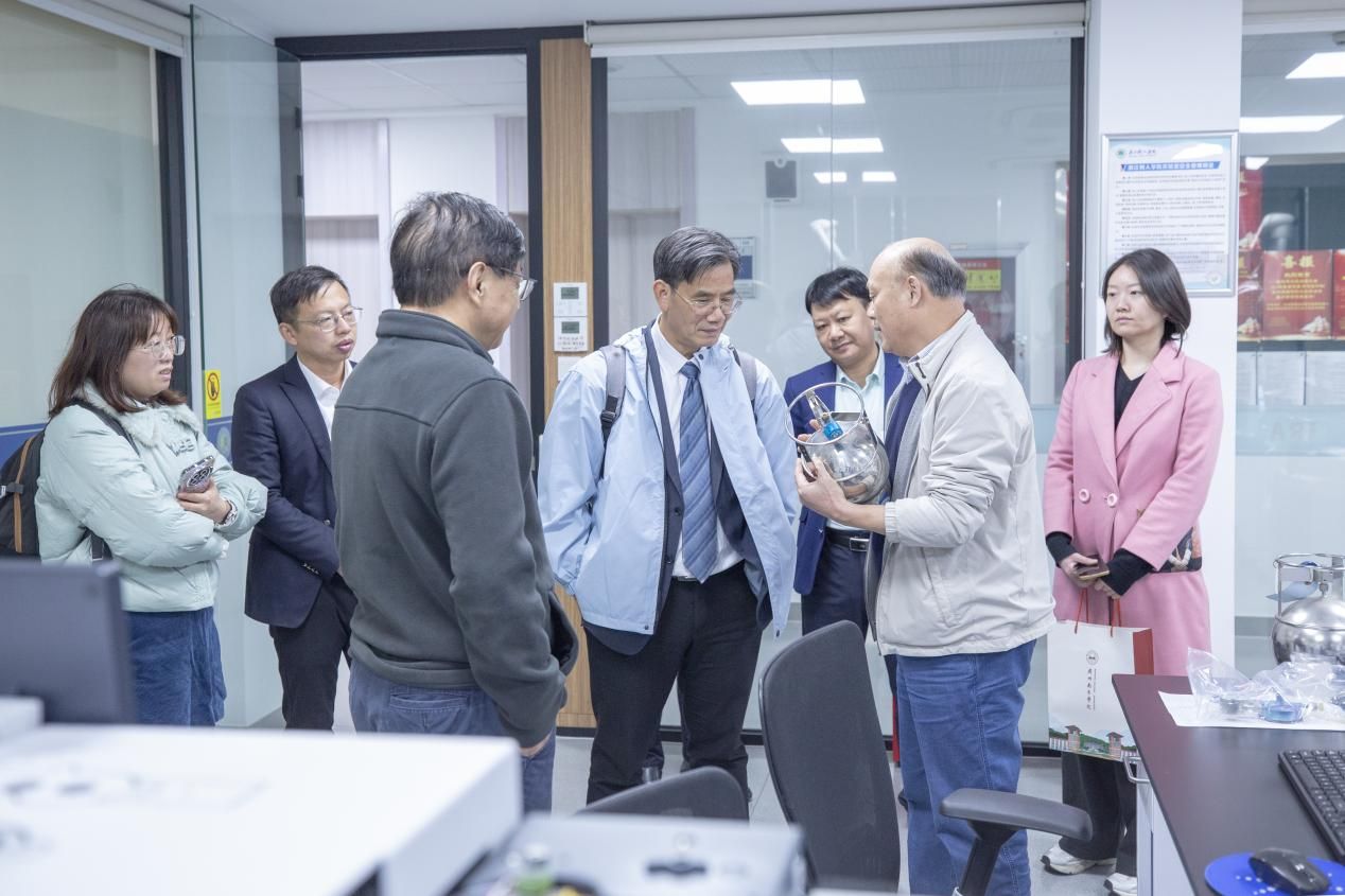 _cgi-bin_mmwebwx-bin_webwxgetmsgimg__&MsgID=713859713450023965&skey=@crypt_35f722d2_456f4bb5d3d2bb413a10ee1399c88d2d&mmweb_appid=wx_webfilehelper