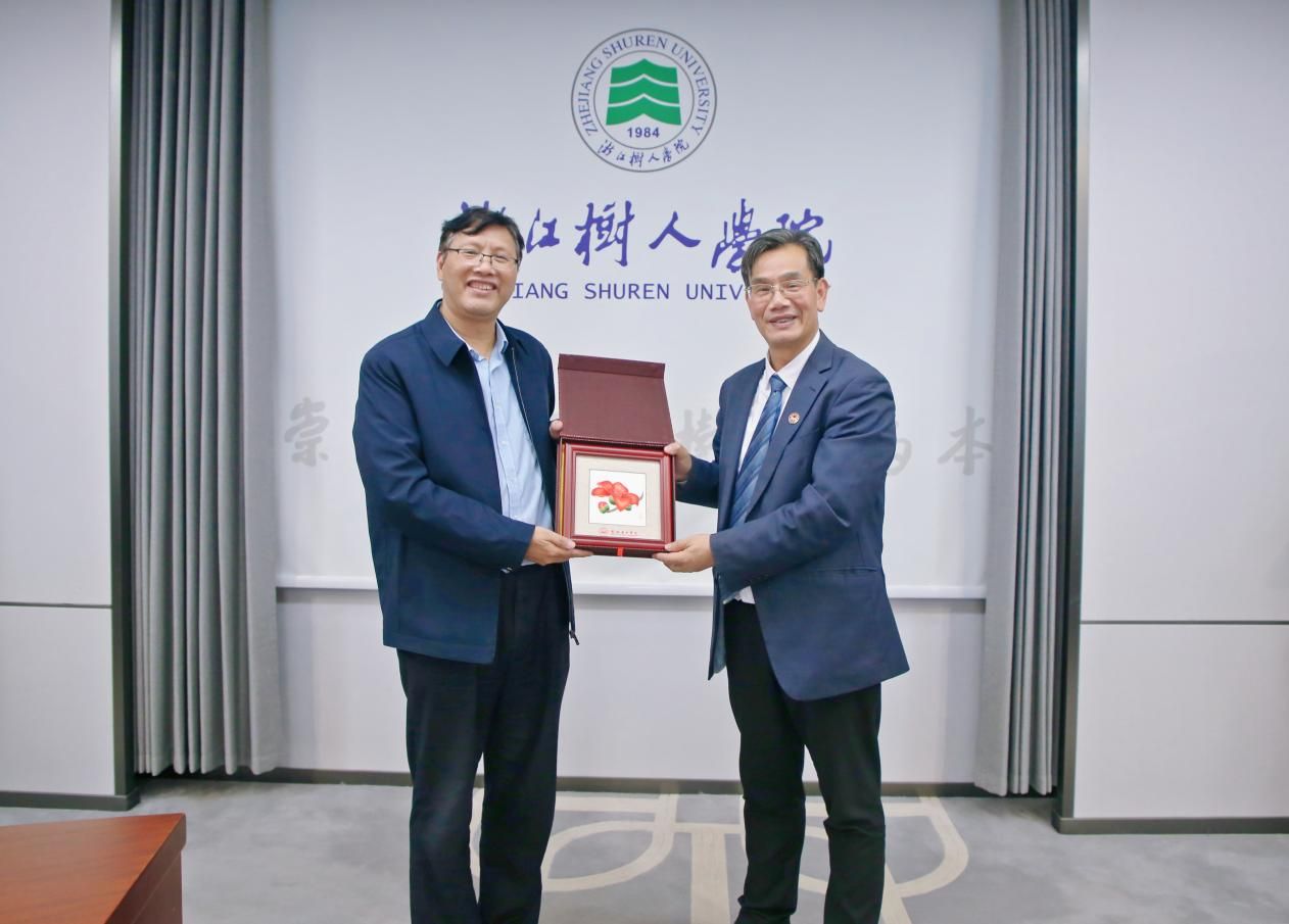 _cgi-bin_mmwebwx-bin_webwxgetmsgimg__&MsgID=3056700939328829469&skey=@crypt_35f722d2_456f4bb5d3d2bb413a10ee1399c88d2d&mmweb_appid=wx_webfilehelper