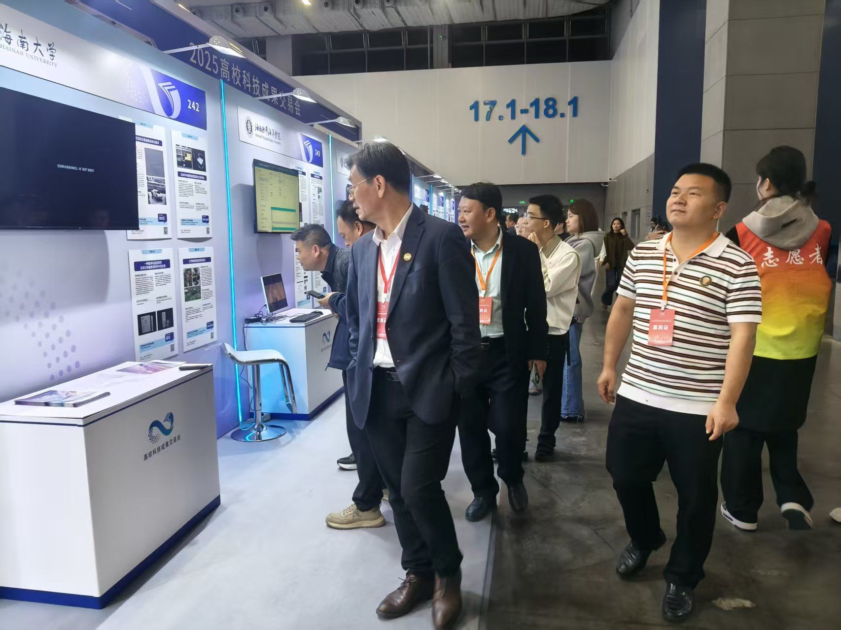 73f7b61fc81b428706684f1a2437d152